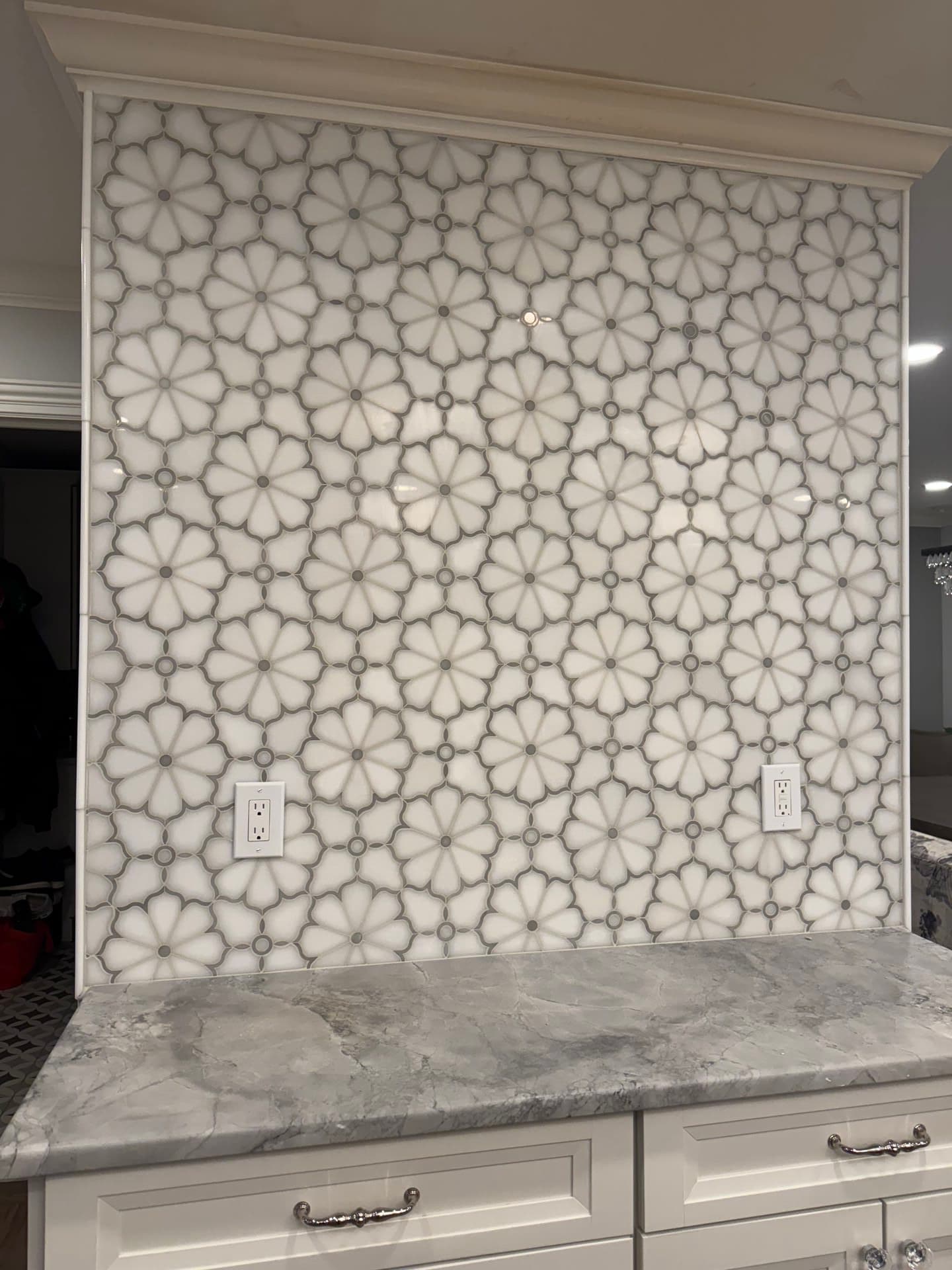 Floral Mosaic Backsplash — tile and stone work photo 1 by JL Tile & Stone, New Jersey